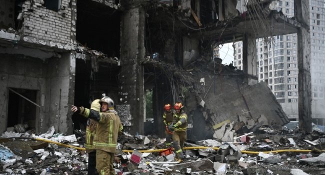 Russian Strike Kills 18 Around Kyiv On Eve Of NATO Summit
