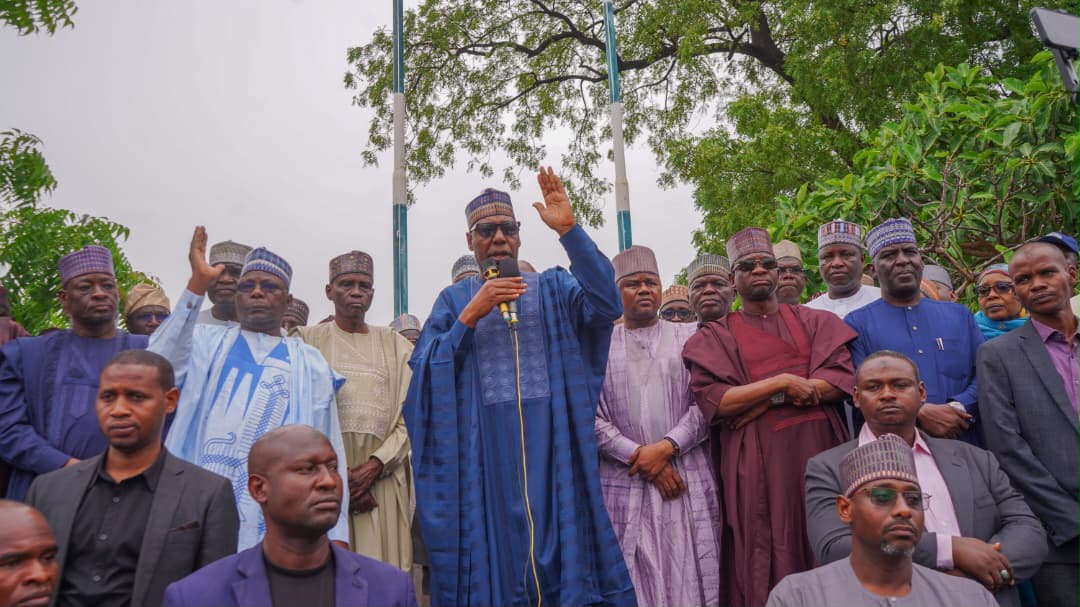 Defying rain, Zulum kicks off mobilisation for Tinubu af Borno State Governor, Babagana Zulum on Sunday defied a downpour to kick off the mobilisation of support for President Bola Ahmed Tinubu and the All Progressives Congress (APC) candidates ahead of the forthcoming elections.