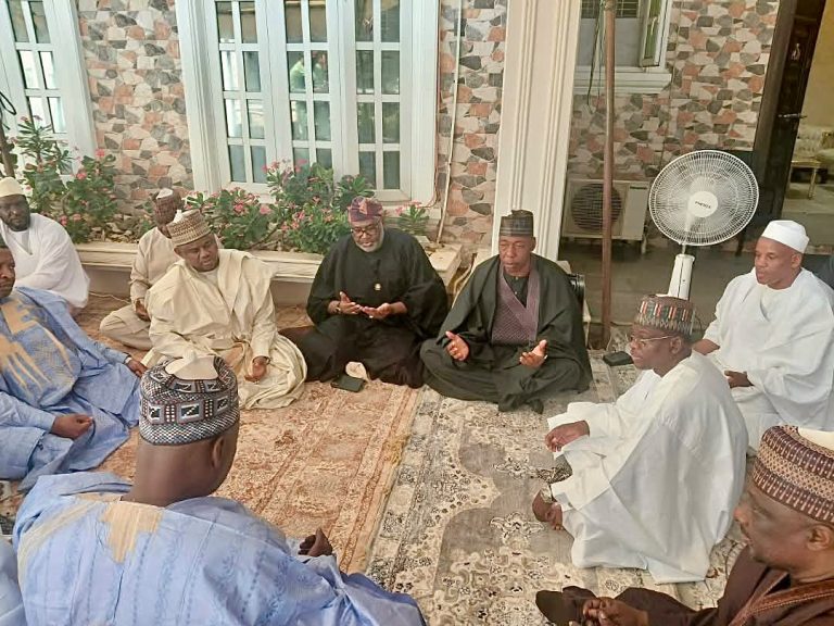 Zulum condoles Dalori, late Sir Kashim Ibrahim's family over loss of loved ones 